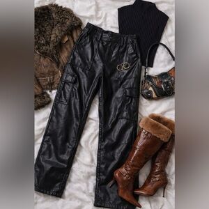 American Eagle Outfitters women’s Black Cargo Pants